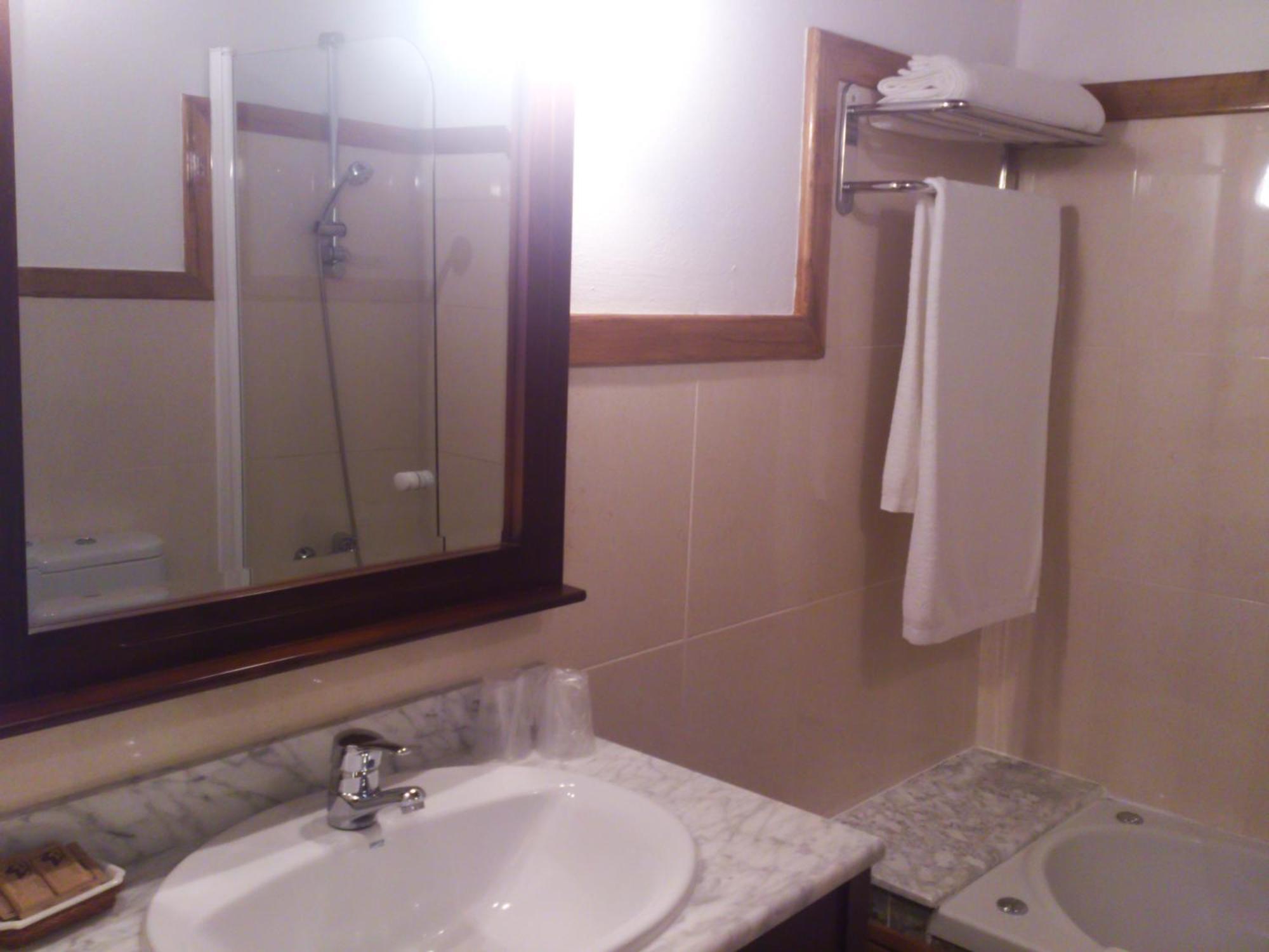 Alcor Del Roble Hotel Collado  Eksteriør billede