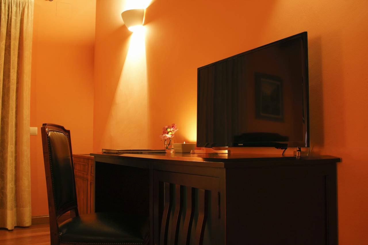 Alcor Del Roble Hotel Collado  Eksteriør billede